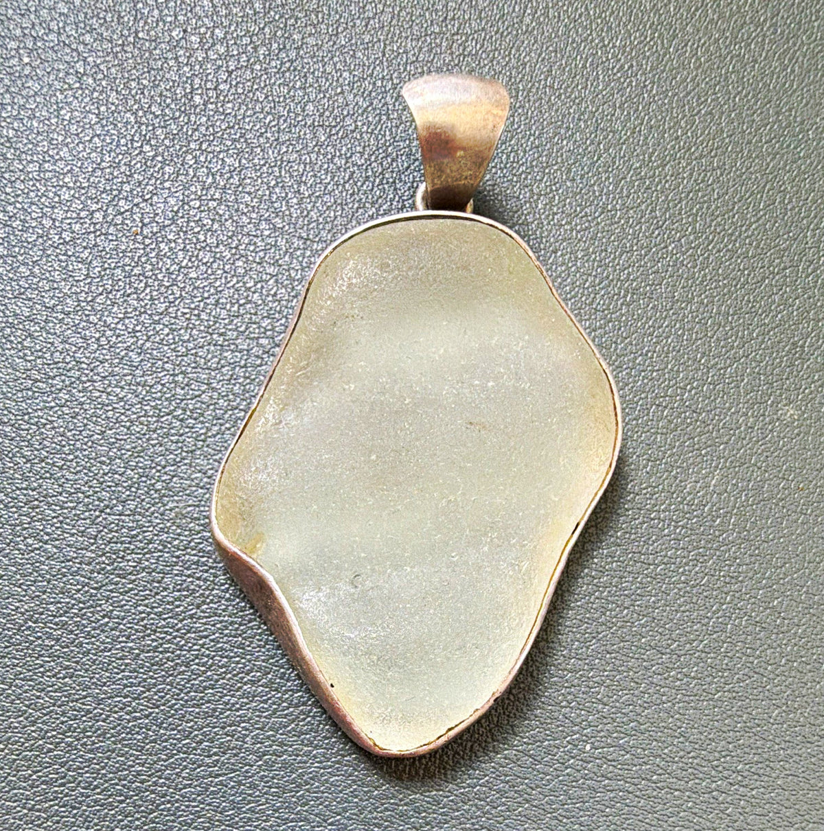 Vintage 925 Sterling Silver Freeform Sea Glass Bezel Set Pendant Signed 