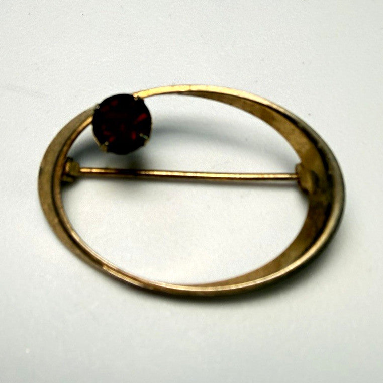 Oval Gold Tone Metal Brooch Pin w/ Round Red Stone, Gold & Red, 0.87in