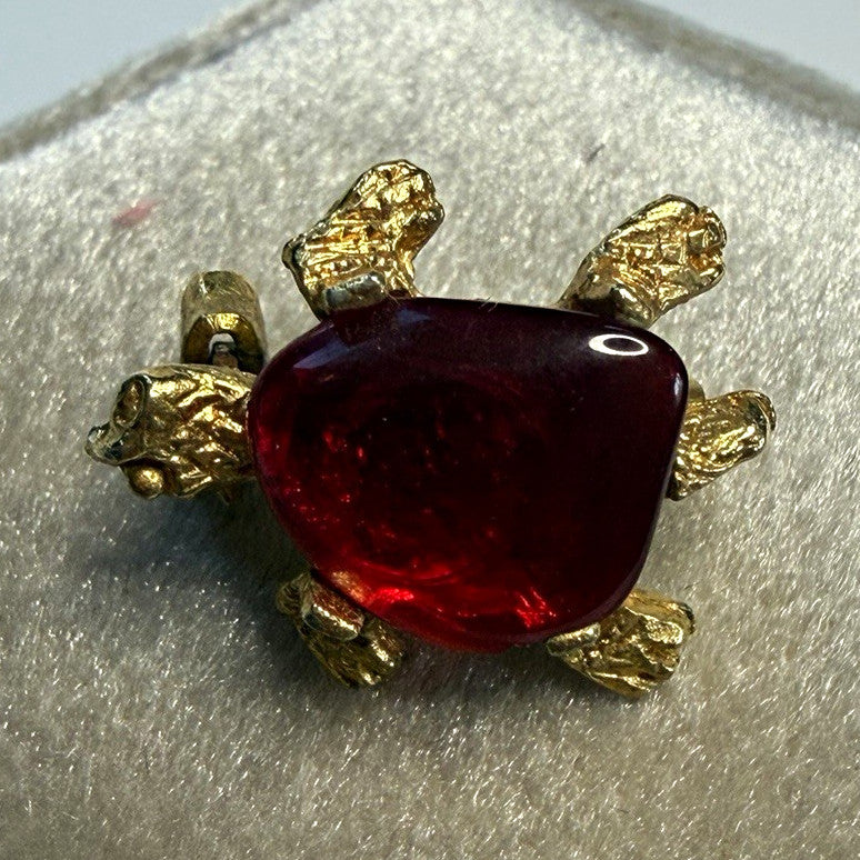 Turtle Petite Pin Brooch Gold Tone Red Rhinestone  Animal Insect Theme 0.55in