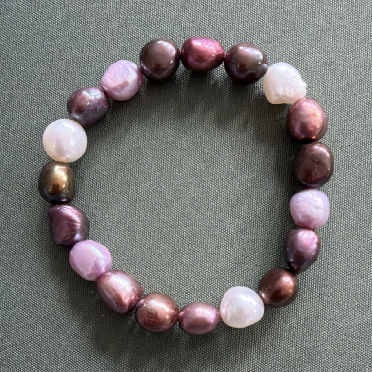 Multicolor Baroque Pearl Stretch Bracelet Stackable purple and gold toned 