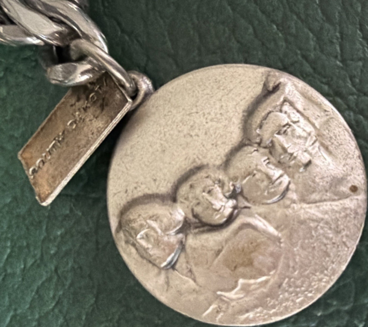 Vintage Sterling Silver Mt Rushmore Medallion charm South Dakota Souvenir